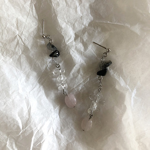 off  drop earring (hand made)
